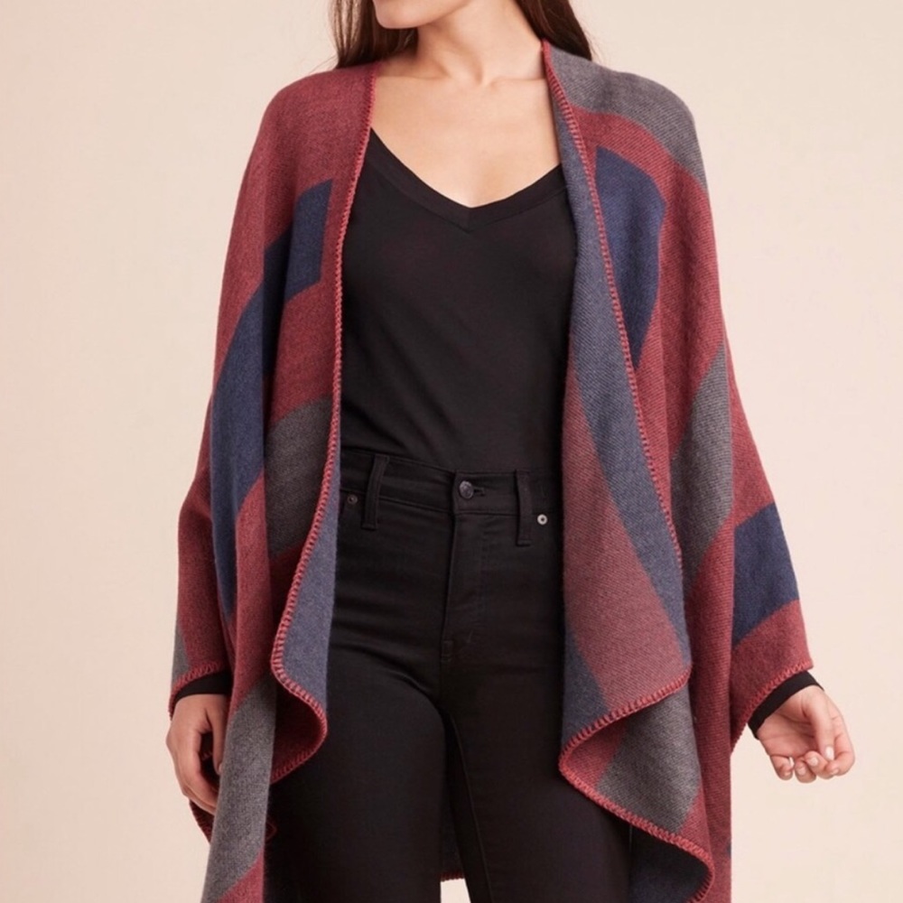 NWOT BB Dakota Poncho Cape